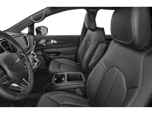 New 2026 Chrysler Voyager LX FWD image 6