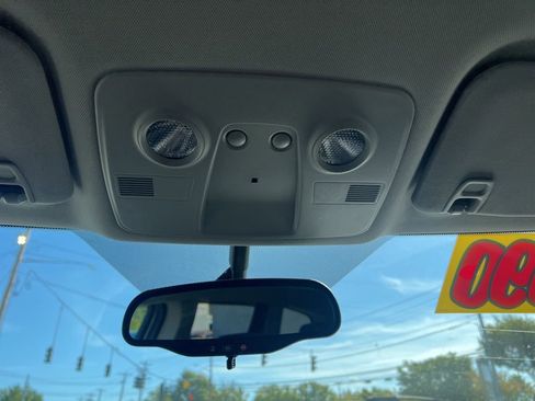 Used 2017 Chevrolet Traverse LT image 23