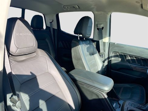 Used 2022 GMC Canyon Denali image 27