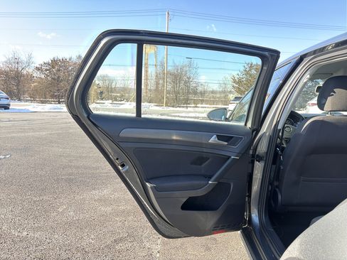 Used 2019 Volkswagen e-Golf SE w/ Driver Assistance Package image 27