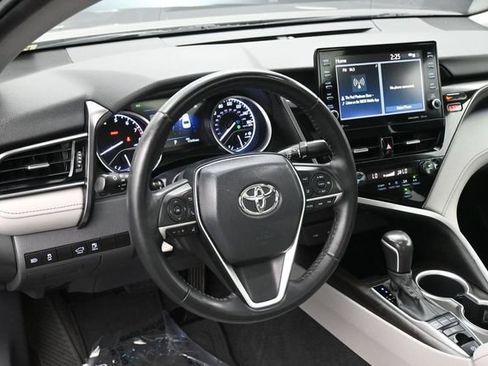 Used 2021 Toyota Camry XLE FWD image 7