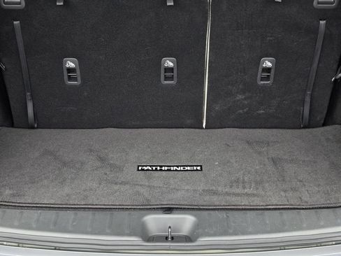 New 2026 Nissan Pathfinder SL FWD image 10