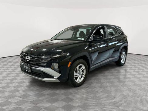Certified 2025 Hyundai Tucson SE AWD/4WD image 6