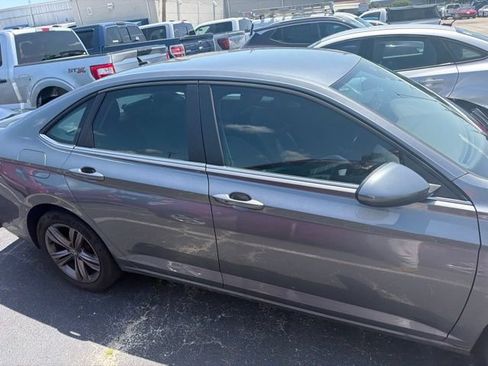 Used 2023 Volkswagen Jetta SE FWD image 5