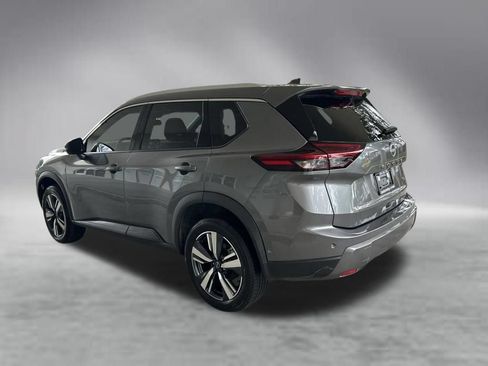 Used 2026 Nissan Rogue SL FWD image 4