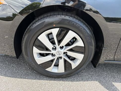 Certified 2025 Nissan Altima 2.5 S FWD image 17