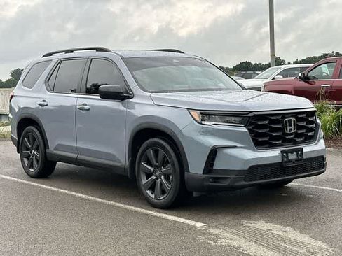 Used 2023 Honda Pilot Sport image 19