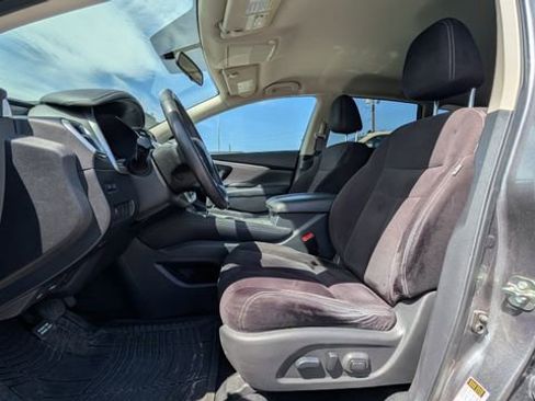 Used 2017 Nissan Murano SV w/ Cargo Package AWD/4WD image 3