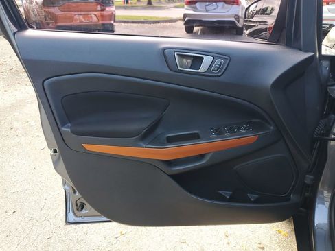 Used 2021 Ford EcoSport SE w/ SE Appearance Package image 14