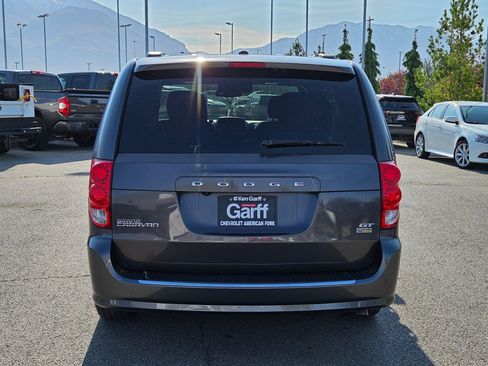 Used 2017 Dodge Grand Caravan GT FWD image 4