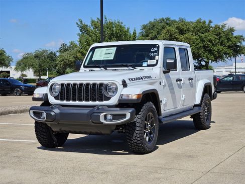 New 2025 Jeep Gladiator Sport image 2