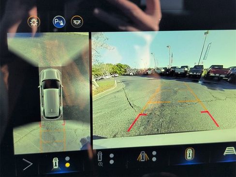 Certified 2025 Chevrolet Equinox ACTIV w/ Safety and Technology Package image 15