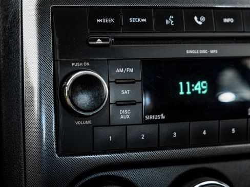Used 2009 Dodge Challenger R/T RWD image 23