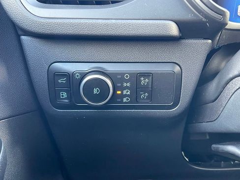 Used 2024 Ford Escape SE image 17