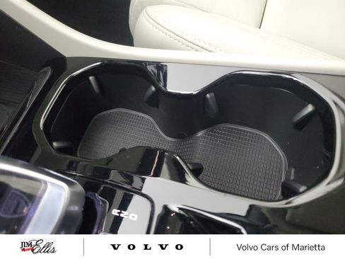 Used 2026 Volvo XC40 B5 Ultra w/ Climate Package image 33