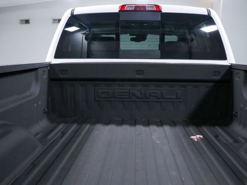 Used 2016 GMC Sierra 2500 Denali w/ Duramax Plus Package AWD/4WD image 32