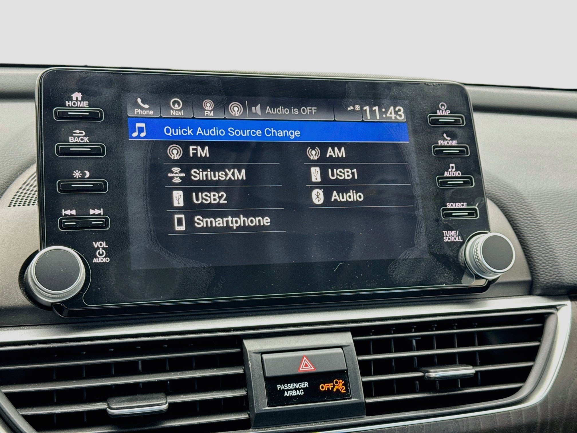 Used 2019 Honda Accord Touring image 11