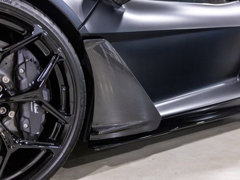 Used 2025 Lamborghini Revuelto image 23