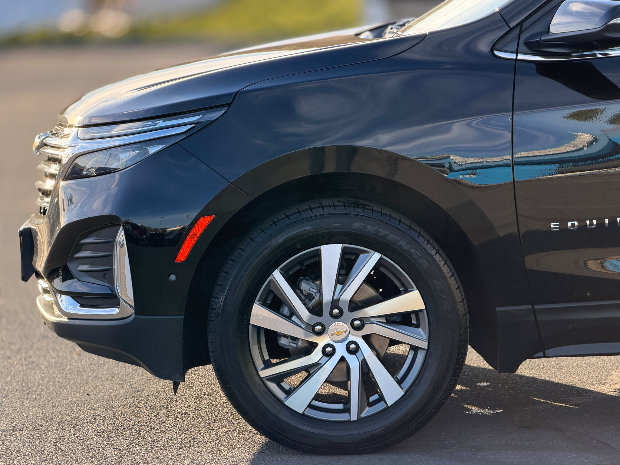 Used 2022 Chevrolet Equinox Premier AWD/4WD image 19