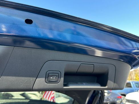 Certified 2023 Buick Envision Essence FWD image 28