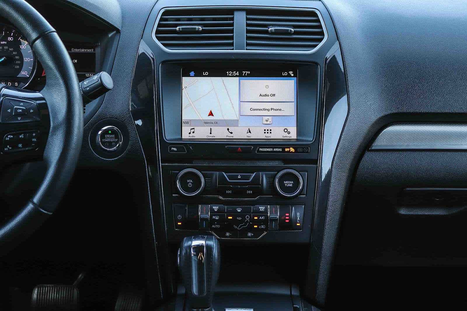 Used 2018 Ford Explorer XLT w/ Equipment Group 202A FWD image 15