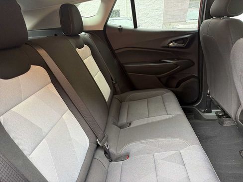 Certified 2024 Chevrolet Trax LS w/ LS Convenience Package FWD image 26