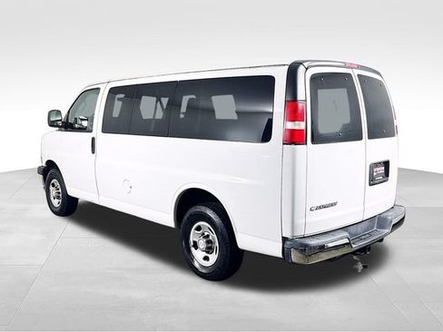 Used 2017 Chevrolet Express 2500 LT w/ LT Preferred Equipment Group RWD image 11