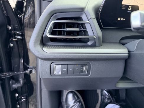 New 2026 Chevrolet Traverse LT w/ Driver Confidence Package image 23