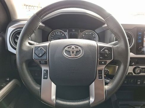 Used 2018 Toyota Tacoma SR5 image 15