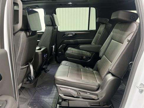 New 2026 Chevrolet Suburban High Country image 24