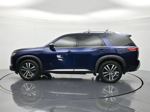 Certified 2024 Nissan Pathfinder Platinum AWD/4WD image 8