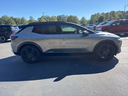 Used 2024 Chevrolet Equinox EV RS image 6