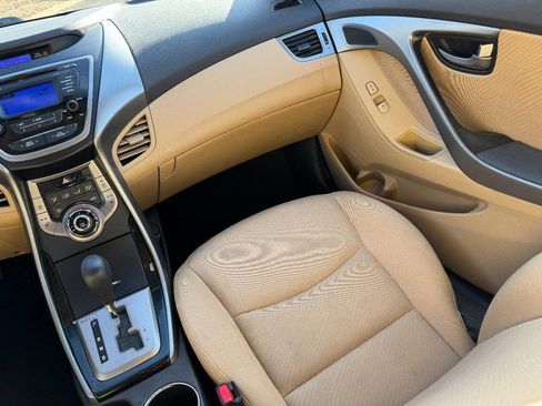 Used 2013 Hyundai Elantra GLS w/ Preferred Pkg image 15