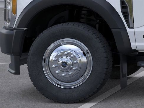 New 2025 Ford F550 4x4 Crew Cab image 19