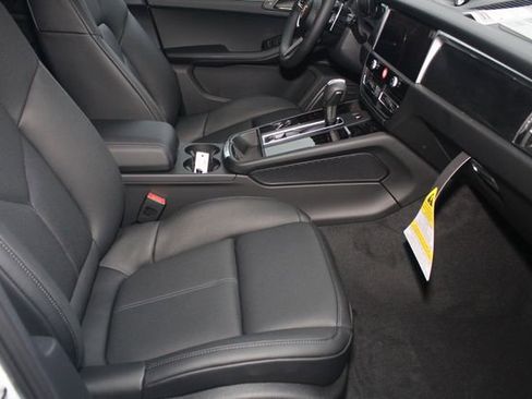 New 2026 Porsche Macan GTS image 25