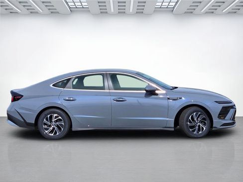 New 2026 Hyundai Sonata Blue FWD image 3