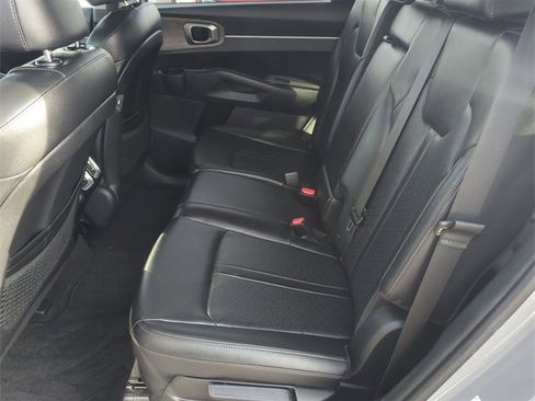 Used 2023 Kia Sorento S w/ Panoramic Sunroof Package image 22