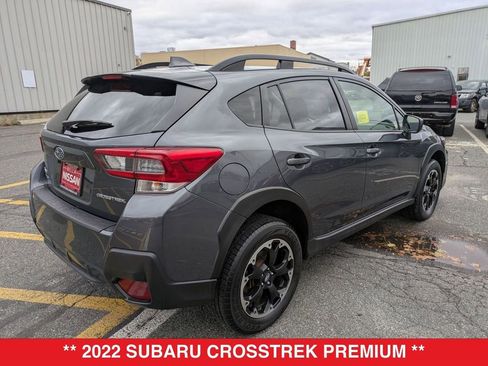Used 2022 Subaru Crosstrek 2.0i Premium w/ Moonroof Package image 4