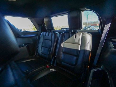 Used 2018 Ford Explorer XLT w/ Equipment Group 202A image 30