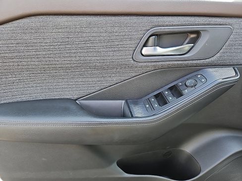 Certified 2023 Nissan Rogue SV image 12