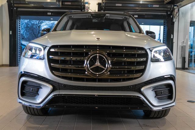 Used 2026 Mercedes-Benz GLS 450 4MATIC image 2