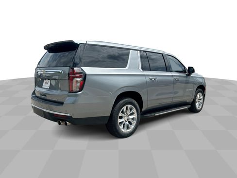 Used 2023 Chevrolet Suburban Premier RWD image 9