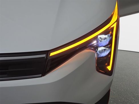 Used 2025 Kia K4 LX image 30