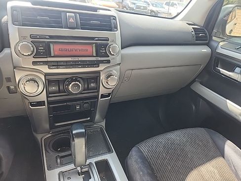 Used 2011 Toyota 4Runner SR5 w/ Convenience Pkg image 11