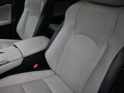 Used 2017 Lexus RX 450h AWD image 17