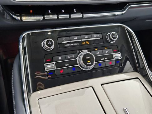 Used 2018 Lincoln Navigator Black Label image 24