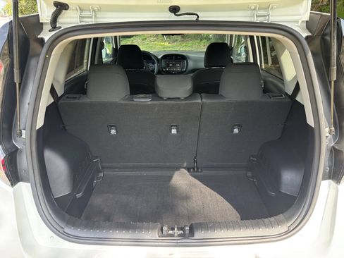Used 2025 Kia Soul LX w/ LX Technology Package FWD image 30