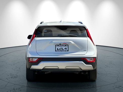 New 2026 Kia Niro LX FWD image 5