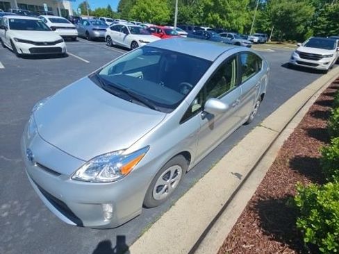 Used 2015 Toyota Prius Two FWD image 3