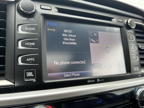 Used 2015 Toyota Highlander Limited AWD/4WD image 30